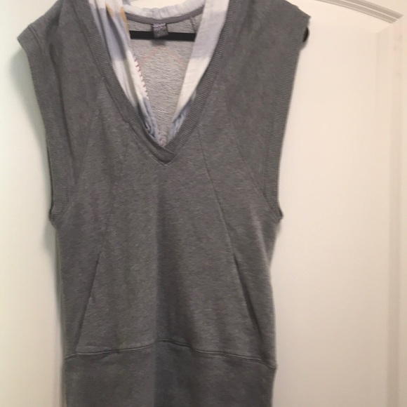Vest - Picture 2 of 5